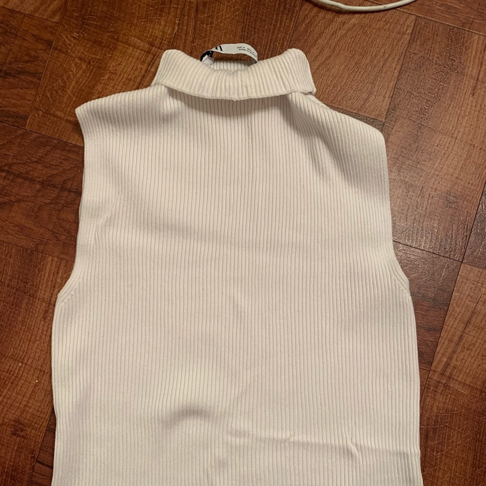 Turtleneck half sweater